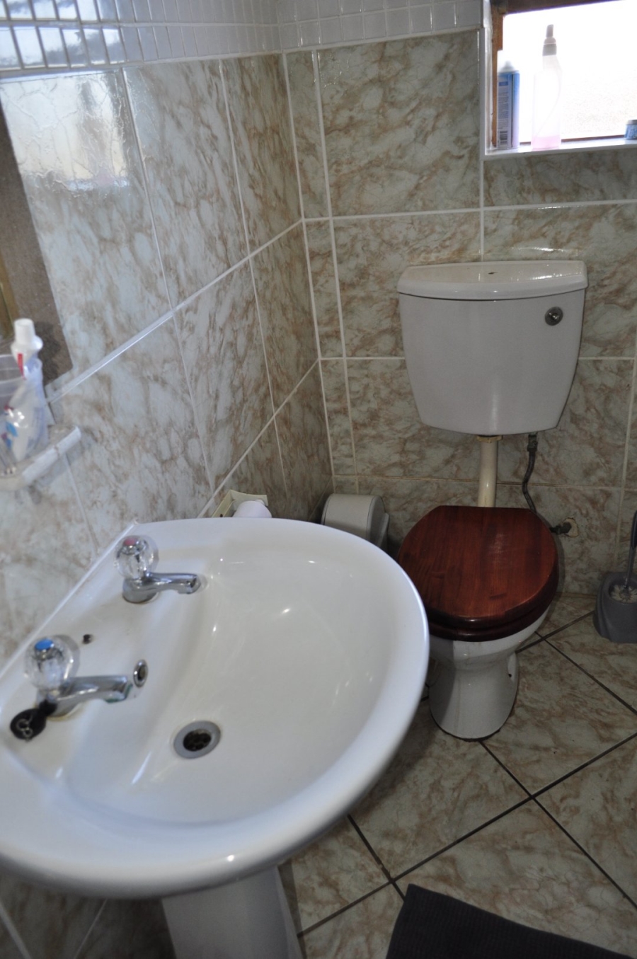 4 Bedroom Property for Sale in Noorsekloof Eastern Cape